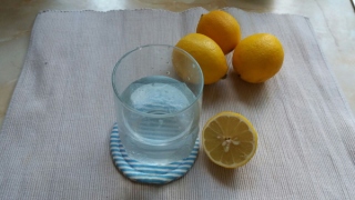便秘解消や免疫力アップを実感！　30秒で作れる朝１杯のレモン白湯がすごい！