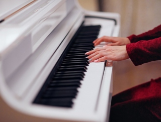 「くつろぎの世界へ連れていかれた」 癒しのピアノ音を永遠に再生できるアプリ「無限ピアノ」