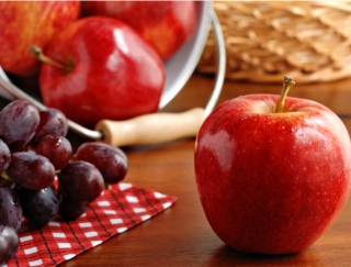 秋が旬の「柿」はやせやすい体をつくる!?ダイエット中に食べたいフルーツは？