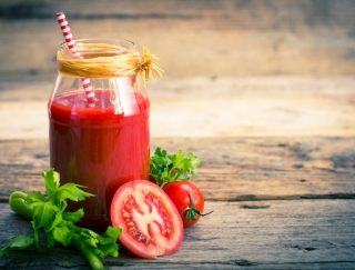 「トマトジュース」で脂肪燃焼！ ダイエット効果を上げる４つのコツ！