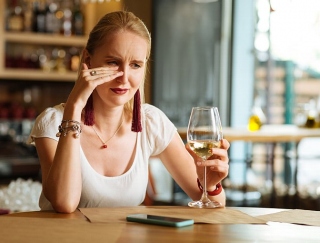 笑ったり、泣いたり、怒ったり…！悪い酒ぐせを防ぐおまじない