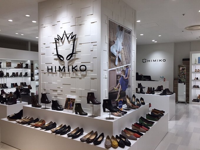 HIMIKOの靴売り場の様子