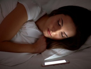 寝落ち確実!? ガンコな睡眠不足も解消するアプリ「おやすみ星と音楽のゆりかご」