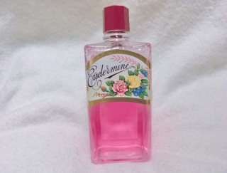思わずパケ買い！ ピンクのボトルがかわいすぎるふき取り化粧水  #Omezaトーク