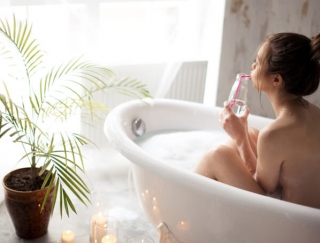 女性の不調「冷え性・生理痛・PMS・更年期障害」が軽減するお風呂の入り方を紹介！