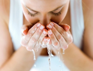 美肌への第一歩は正しい洗顔にあり！“時短”の洗顔は正解？