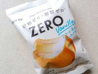 ZEROシリーズのアーモンド香るふんわりケーキのアイス