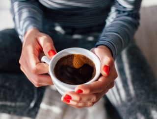 顔の赤み、気になる人はカフェインをとってみては？