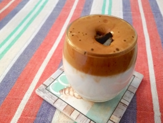 簡単！ 韓国で話題の「ダルゴナコーヒー」をヘルシーにアレンジ　#Omezaトーク