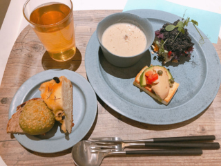 サステナブルなプレートランチが楽しめる！「Deli & Cafe Blue Globe Tokyo」 #Omezaトーク