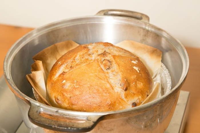 フライパン・炊飯器・無水鍋でパン作り！ オーブンなしで美味しいパンを焼く方法