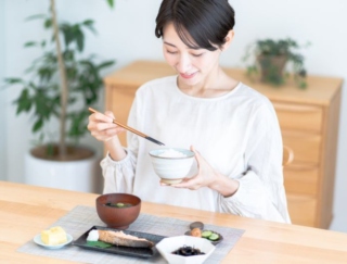 米ぬかパウダーのダイエット効果に注目！ ご飯にかけるだけの簡単習慣