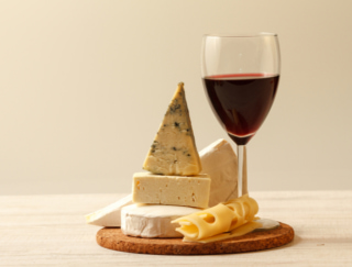 ワインとチーズで頭をシャープに！ 認知機能の低下を遅らせる効果を海外研究で確認