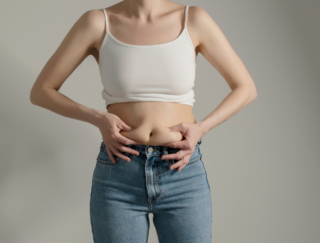 太る原因は「胃」にあり？　海外研究が指摘、 脂肪をつきやすくする胃の分泌物とは？