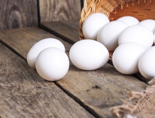 少しでも卵の鮮度を保つには、冷蔵庫のどこに置くのが正解？～ダイエットに役立つ栄養クイズ～