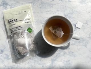 黒豆茶に黒糖の香りで、まるでカフェラテのような味わい!? 無印良品の『香りを楽しむ 黒糖黒豆茶』