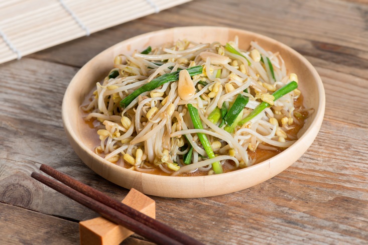 豆苗を再収穫するには どの部分 をカットして食べるのがベター ダイエットに役立つ栄養クイズ ダイエット フィットネス ヘルスケアのことならfytte フィッテ