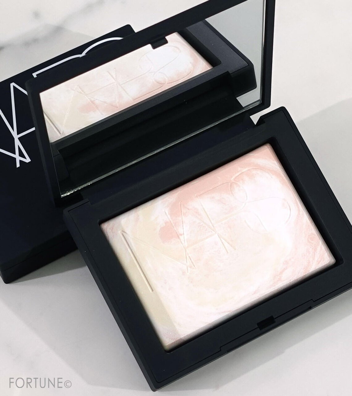 NARS ナーズ ライトリフレクティングプリズマティックパウダー 01783