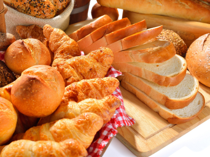 ダイエット中に食べたいパンはどれ！？ パンの栄養価を徹底比較！