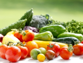 オクラ、きゅうり、とうもろこし、トマト。カリウムがいちばん多く含まれるのは？～ダイエットに役立つ栄養クイズ～
