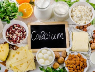 １日に必要なカルシウム量の1/3を摂取できるパスタ料理を作るなら？～ダイエットに役立つ栄養クイズ～