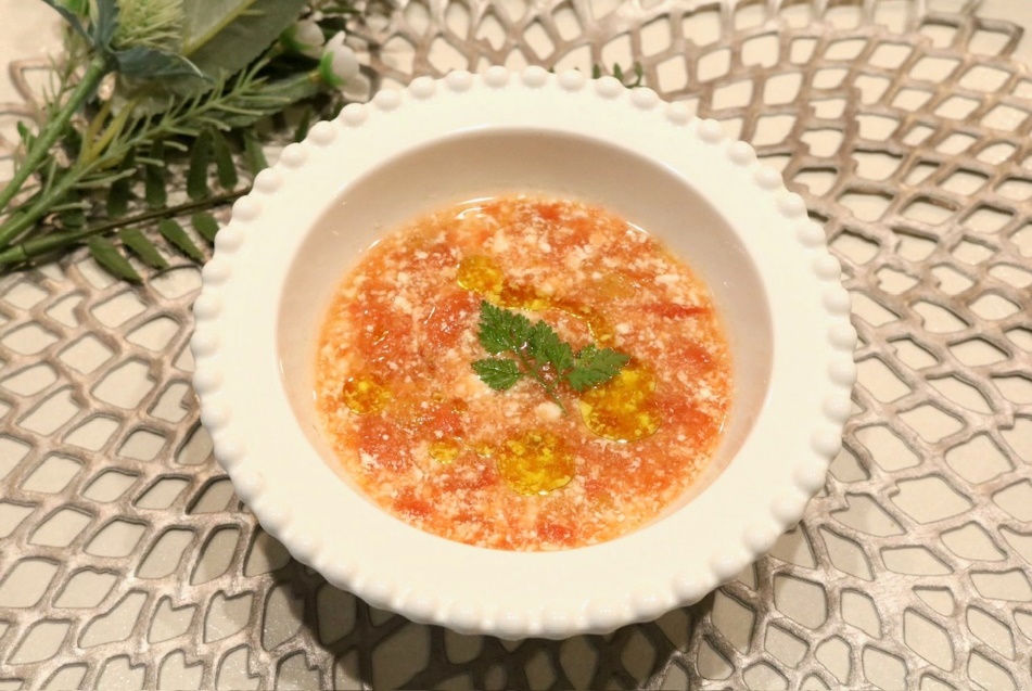 冷凍トマトとヨーグルトのイタリアン風スープ
