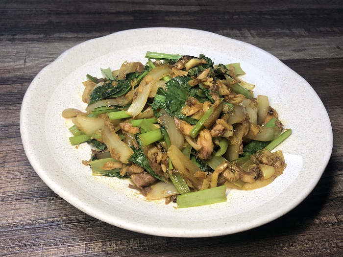 さば缶と小松菜のカレー煮