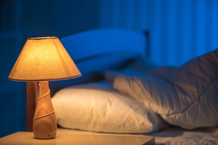 「10-3-2-1-0」眠りのルールって知ってる? L.A.在住ライターが実践するエナジーチャージの快眠法 ベッドサイド