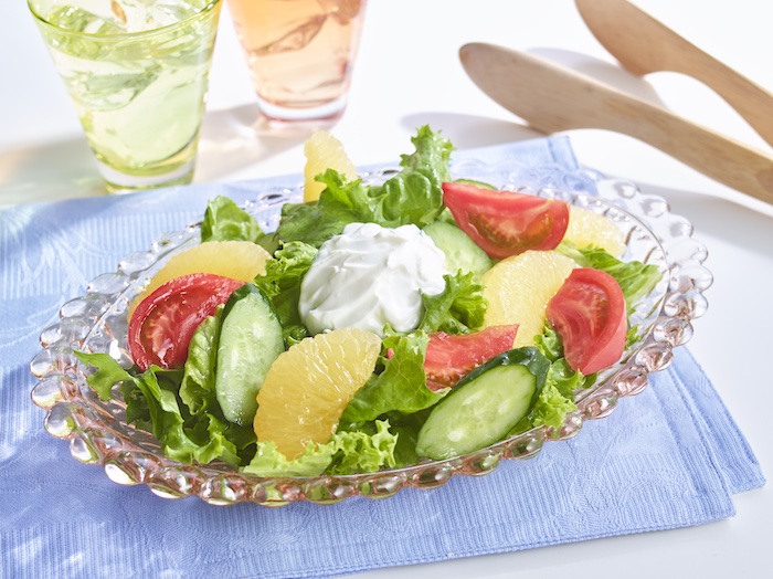 夏野菜とフルーツのサラダ
