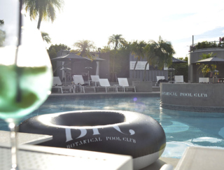 冬こそ、深呼吸を。「BOTANICAL POOL CLUB」で“整う”大人女子の癒し体験