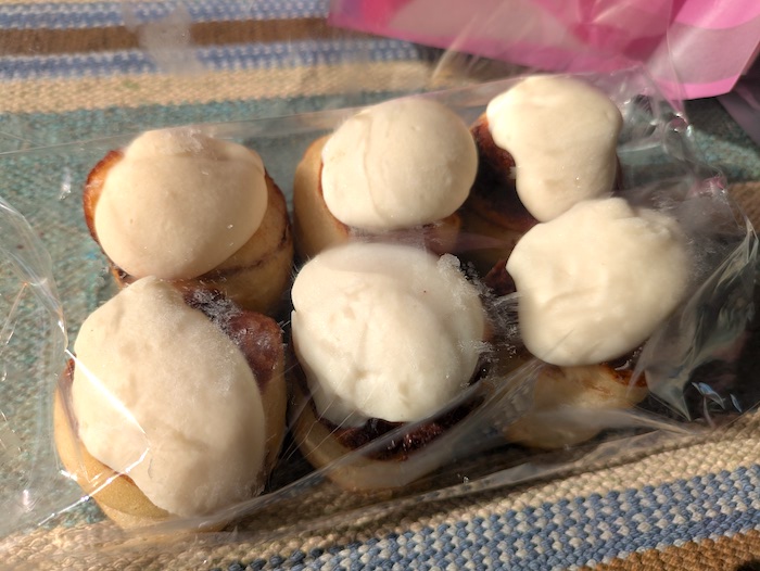 プラネットロールズのシナモンロール6個