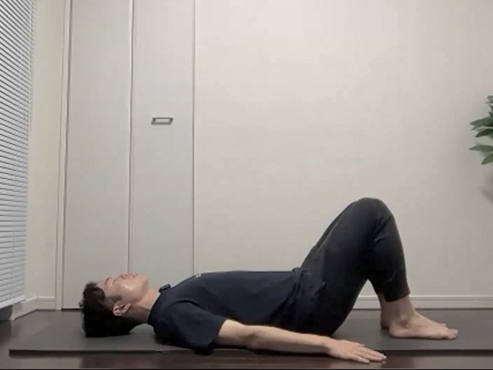 姿勢改善おうちピラティス