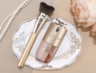 クラランス26年春新作｜名品「ダブル セーラム」から2相式の美容液ファンデが誕生♡全6色をスウォッチ