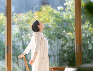 40代半ばの体と心のゆらぎに寄り添う。キューサイの新フェムケアブランド「f44」をチェック！ #Omezaトーク