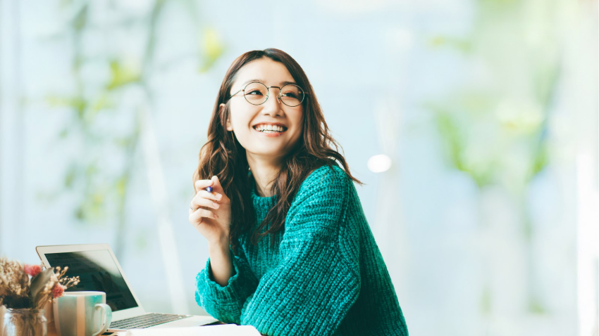 笑顔の女性