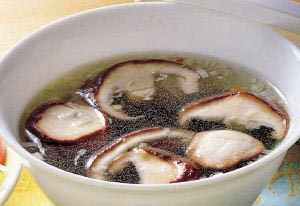 わかめとしいたけの中華スープの完成イメージ
