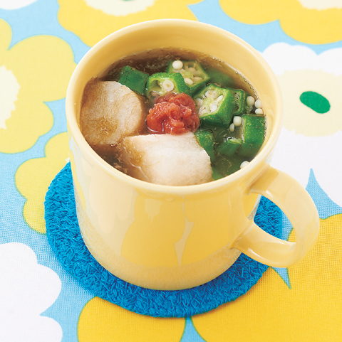 とろろ昆布と麩の梅風味スープの完成イメージ