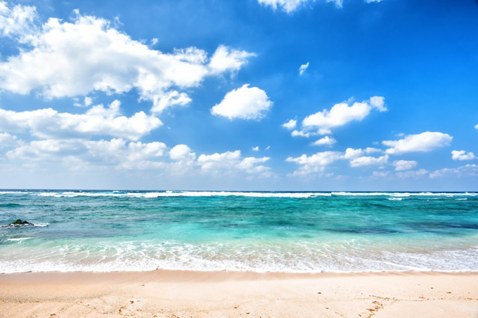 海と青空、砂浜