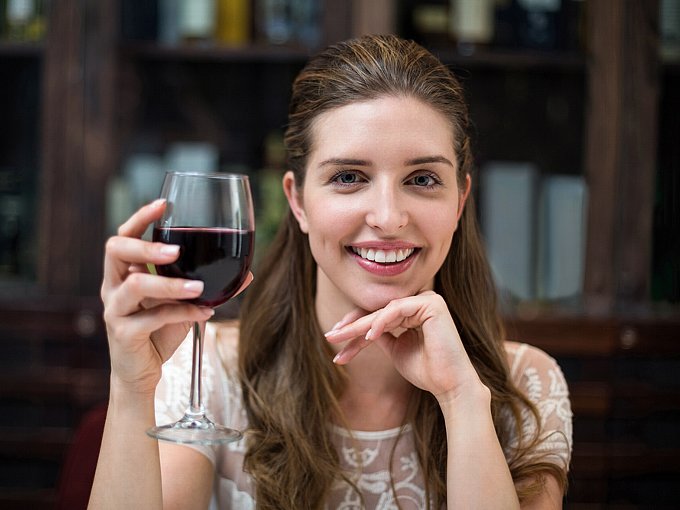 美人医師直伝 飲み姿まで美しく見える ステキなお酒の飲み方 ダイエット フィットネス ヘルスケアのことならfytte フィッテ