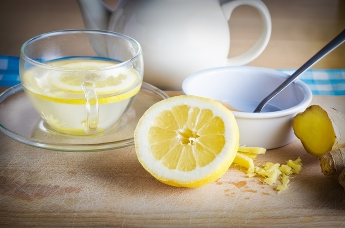 レモン入りの白湯の画像