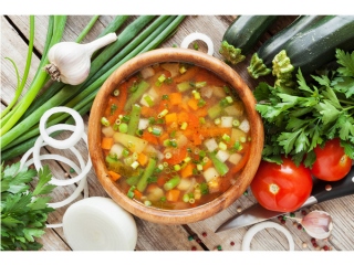 抗酸化＆免疫力対策に！ 彩り野菜たっぷりのピリ辛スープ