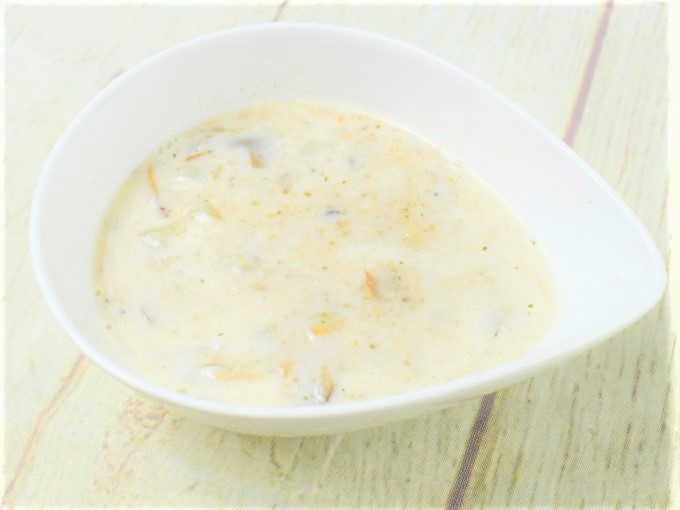 お皿に盛った「秋の味覚！ ６種きのこのクリームスープ」の画像