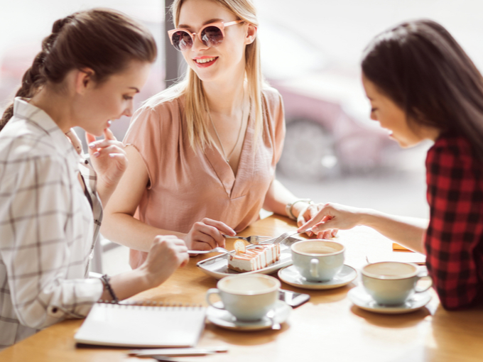 食後12時間が分かれ目に プロに聞く 食べ過ぎ後の緊急対策 ダイエット フィットネス ヘルスケアのことならfytte フィッテ