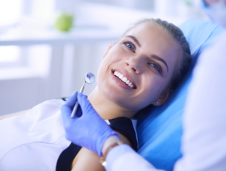 大人の歯科メンテは治療から「予防歯科」へ。審美的治療もできる自己診療のメリットは？