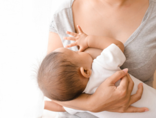 母乳をあげるとお母さんにもいい効果！ 海外研究で明らかになった授乳の恩恵とは？